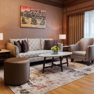 Grand Executive Suite